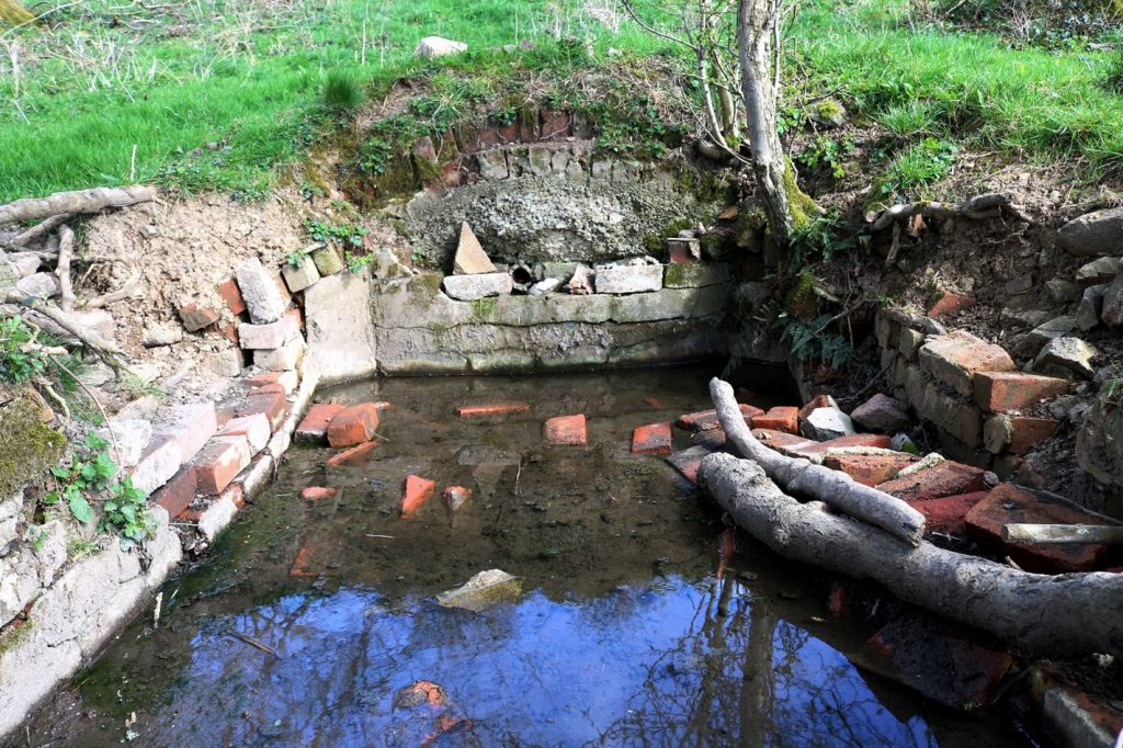 View towards the spout of Ash Tree Pool